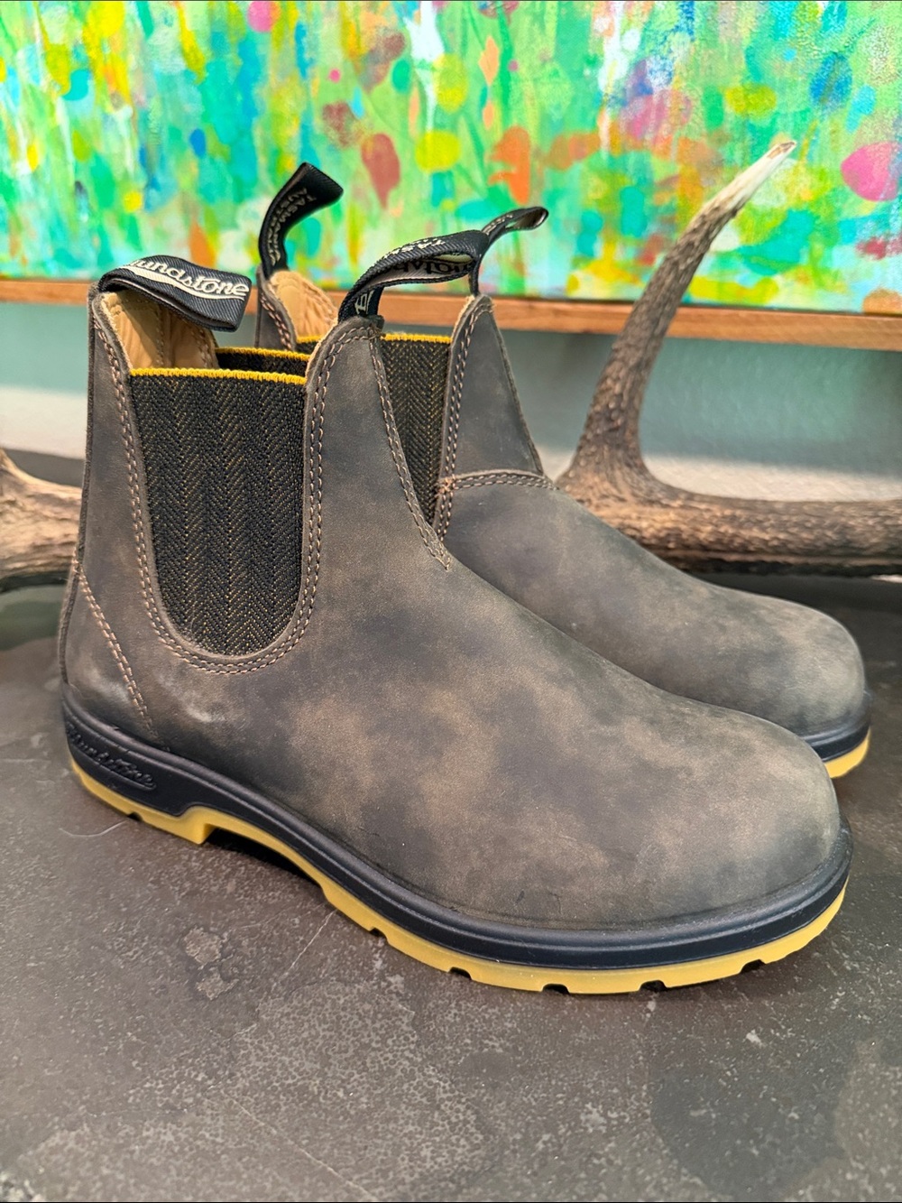 Blundstone Dark Brown Chelsea Slip-On Boots with Tan Outsole- NWOT!